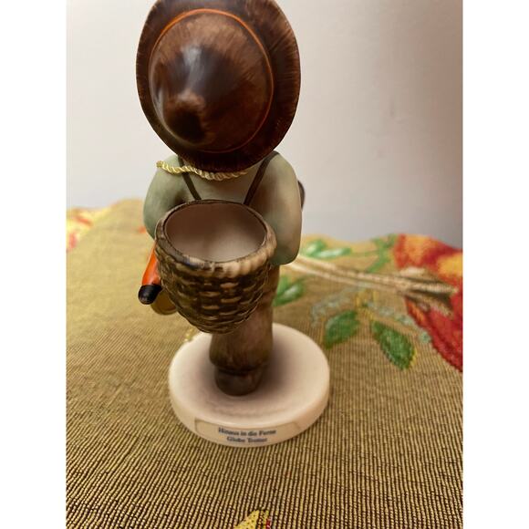 Vintage Goebel Hummel "Globe Trotter” Figurine With Box - Picture 4 of 6